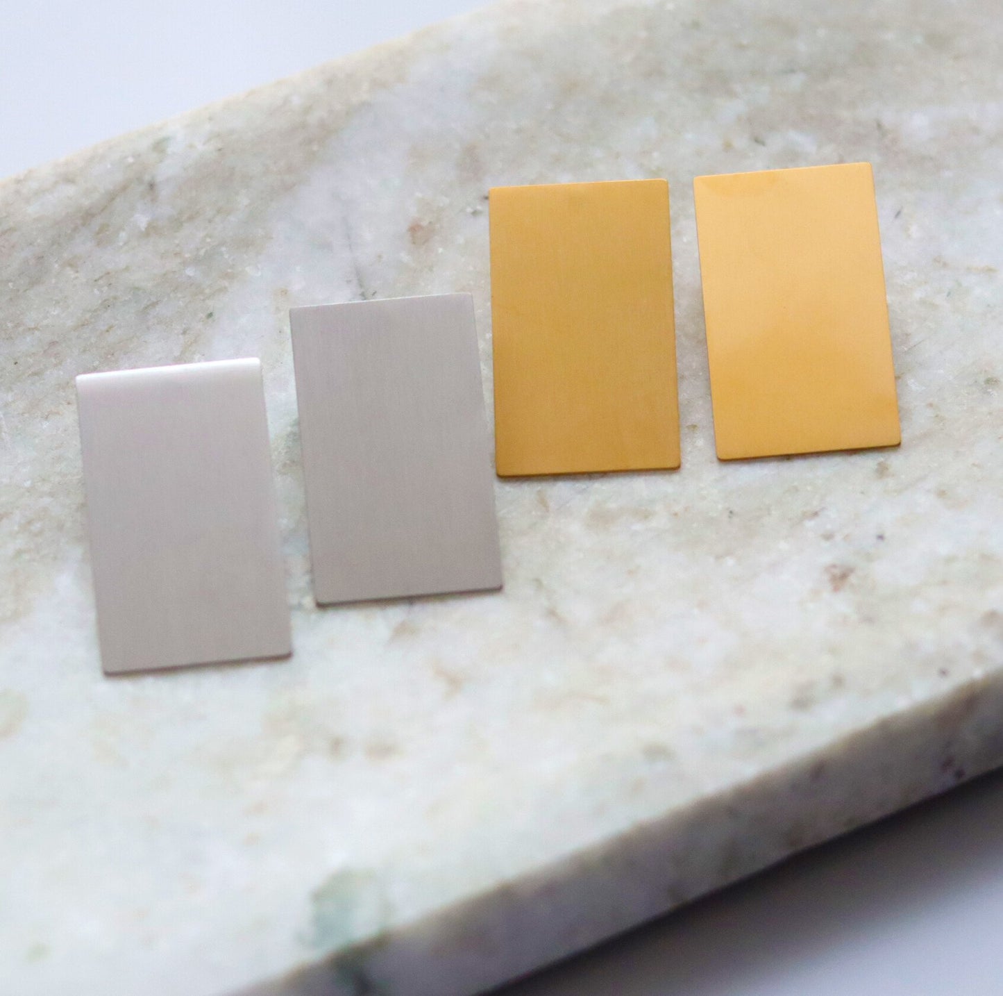 Edge Rectangle Earrings