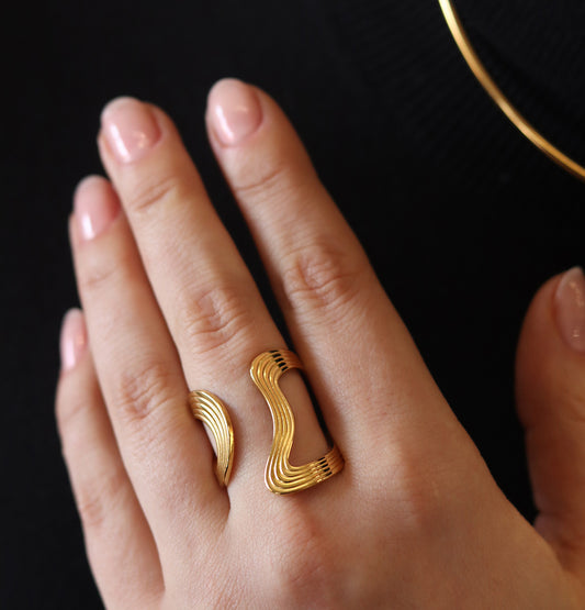 Ethereal Flow Ring