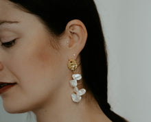 Load image into Gallery viewer, Nuren Earrings

