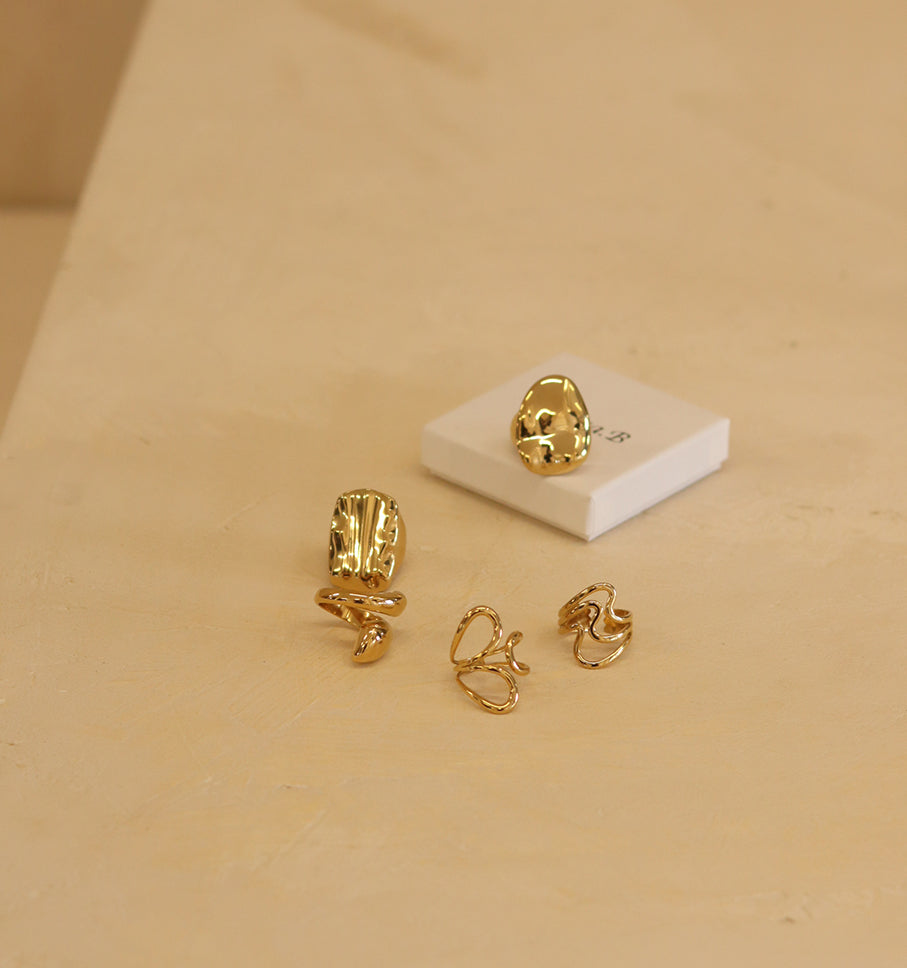 Aurielle Curve Ring