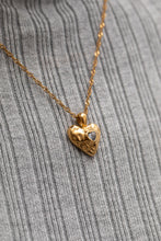 Load image into Gallery viewer, Irregular Heart Necklace With Stone