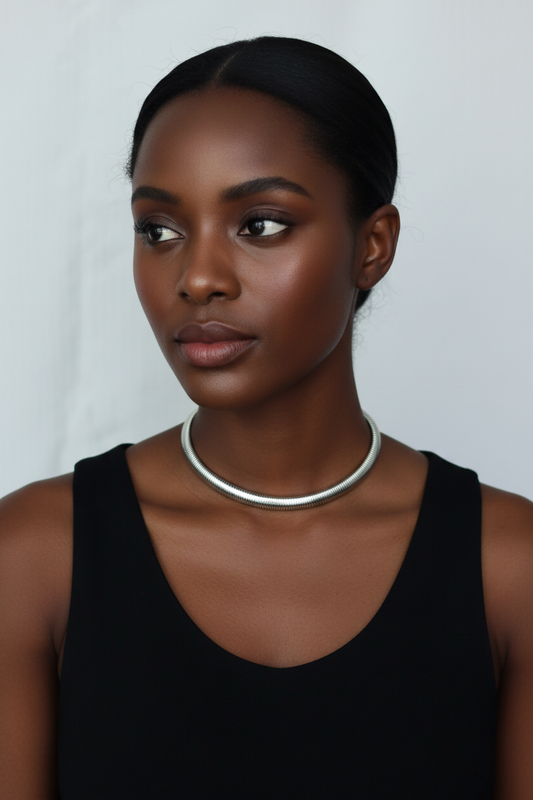 Chunky Belt Snake Chain Necklace in silver on Black model