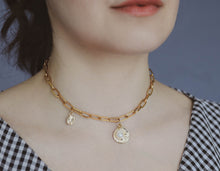 Load image into Gallery viewer, Dahlia Necklace
